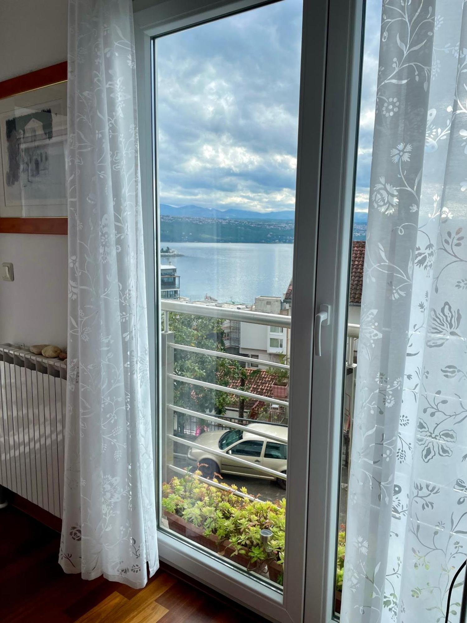 Old Lady Opatija Lägenhet Exteriör bild